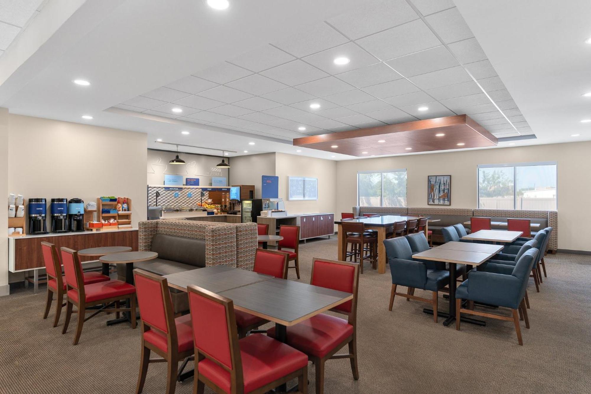 Holiday Inn Express Hotel & Suites Coralville By Ihg Luaran gambar