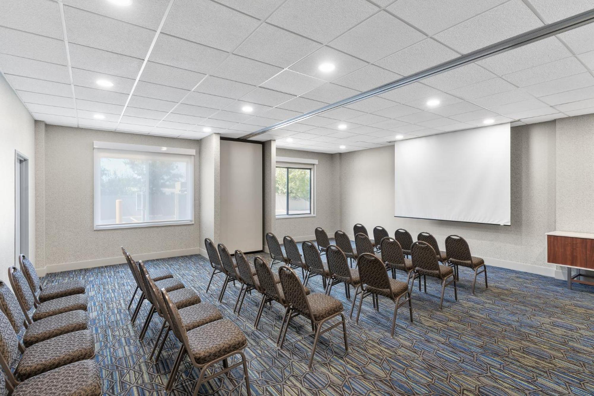 Holiday Inn Express Hotel & Suites Coralville By Ihg Luaran gambar