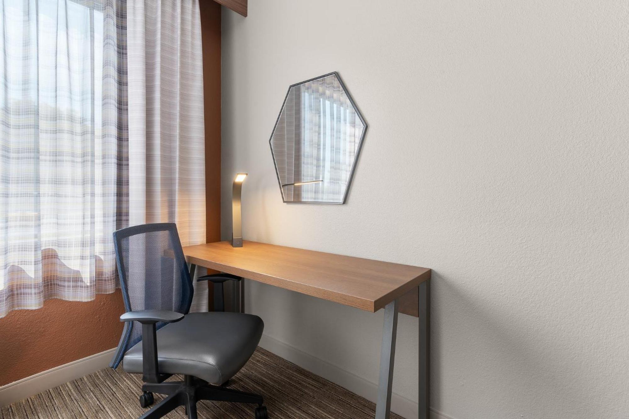 Holiday Inn Express Hotel & Suites Coralville By Ihg Luaran gambar