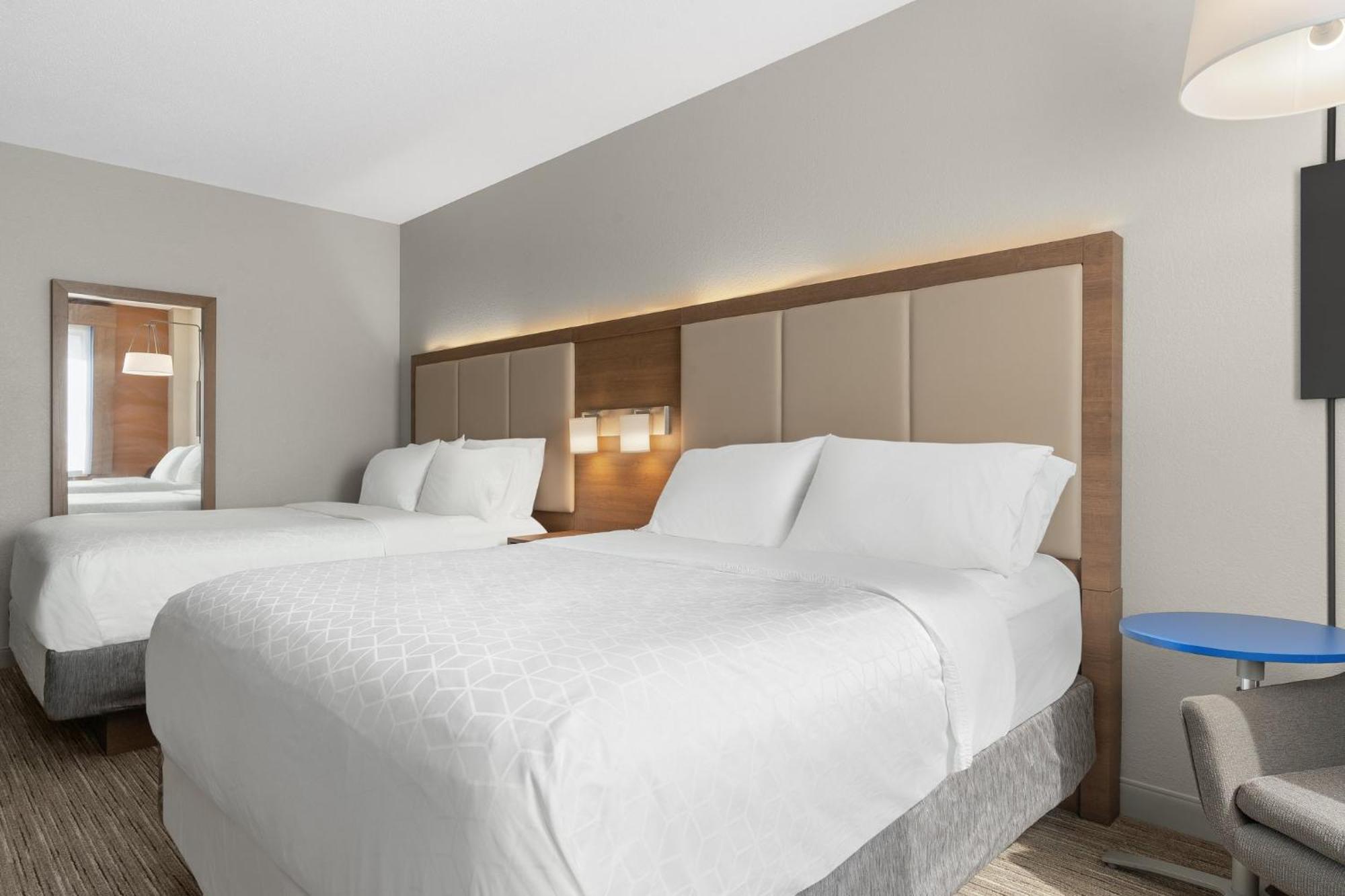 Holiday Inn Express Hotel & Suites Coralville By Ihg Luaran gambar